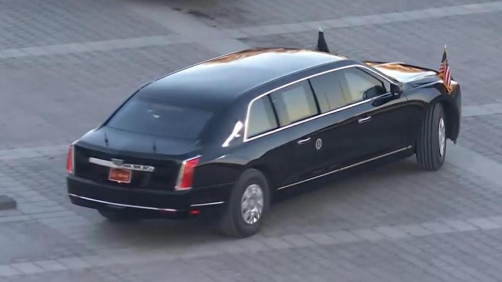 Donal Trump ya dentro del Cadillac One como 47 presidente de los Estados Unidos.