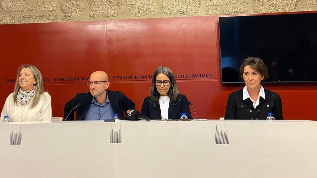 Los cuatro concejales díscolos del PSOE de Santiago, el pasado lunes.