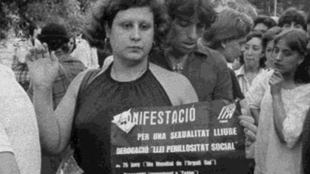 Trini Falcés en una imagen de una manifestación LGTB en Barcelona en los años setenta.