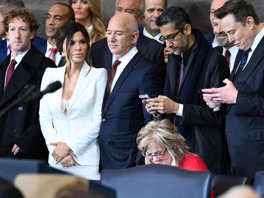 Mark Zuckerberg, Jeff Bezos, Sundar Pichai y Elon Musk en la toma de posesión de Trump en el Capitolio.