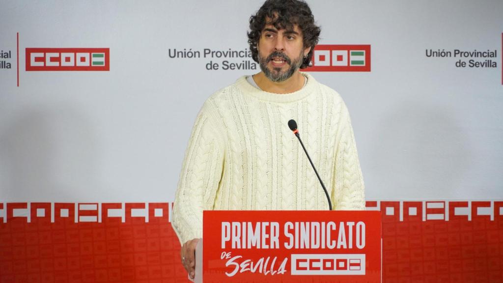 Foto de CCOO de Sevilla. Carlos Aristu sobre informe de rentas salariales