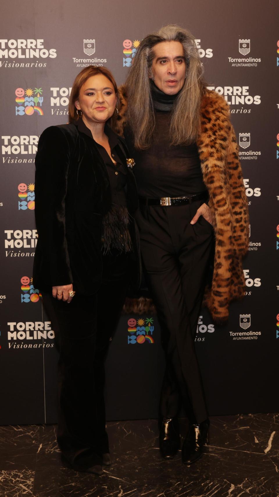 Mario Vaquerizo junto a la alcaldesa de Torremolinos, Margarita del Cid.