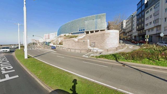 Tramo del Paseo Marítimo frente a la Domus.