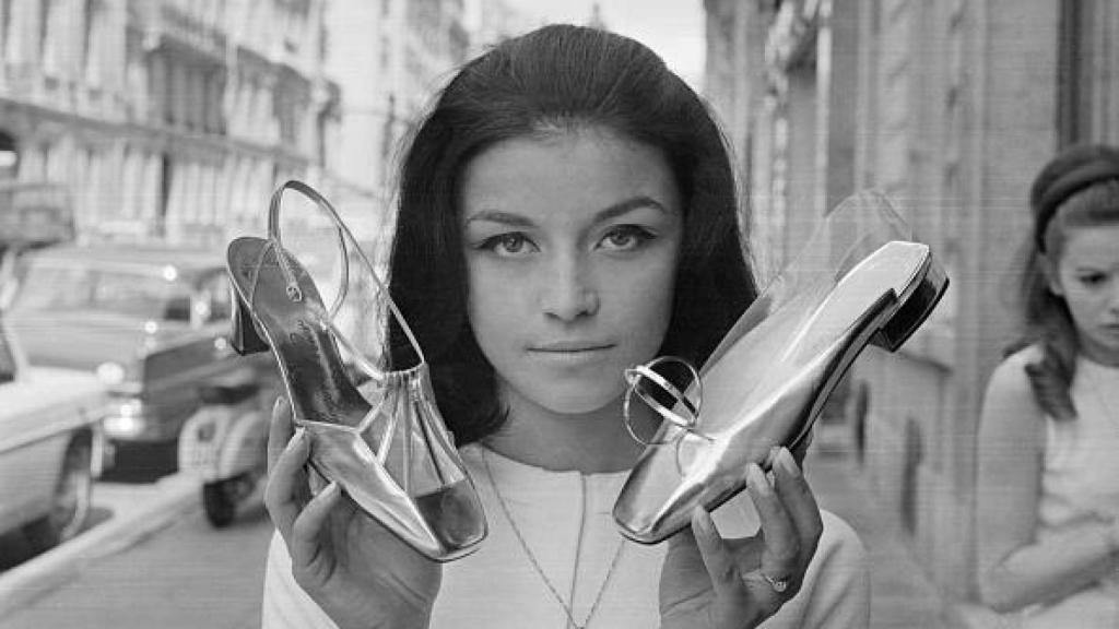 Detalle de modelos de Roger Vivier, en 1966.