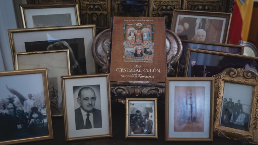 Ejemplar del libro 'Cristóbal Colón' de Salvador de Madariaga.