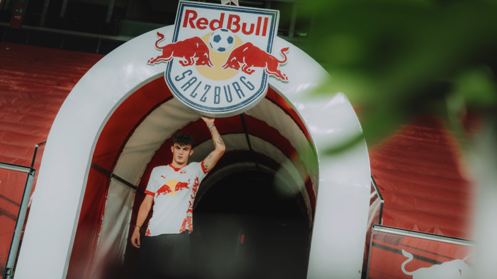 Stefan Bajcetic, en el Red Bull Arena de Salzburgo