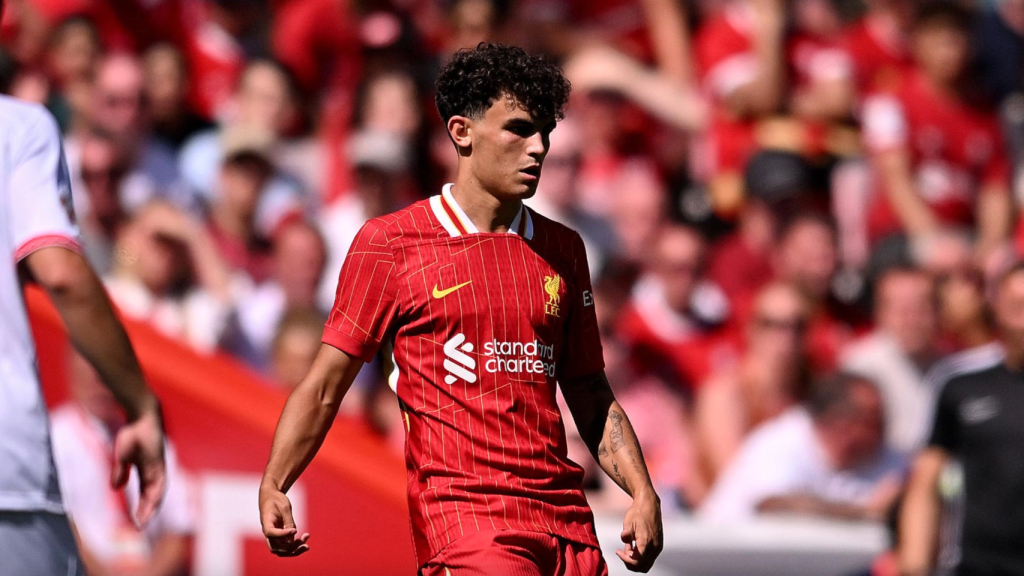 Stefan Bajcetic, con el Liverpool