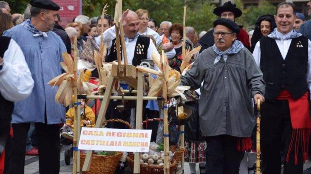 Las Casas Regionales en la Ofrenda de Frutos de las Fiestas del Pilar 2024, en Zaragoza.