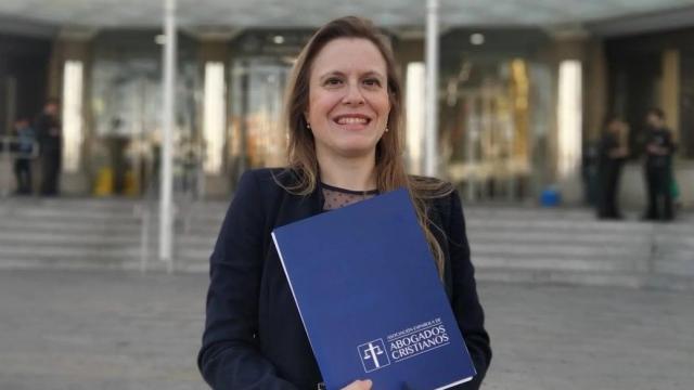 Polonia Castellanos a la puerta de los juzgados