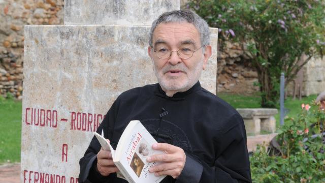 El dramaturgo y poeta mirobrigense Fernando Arrabal