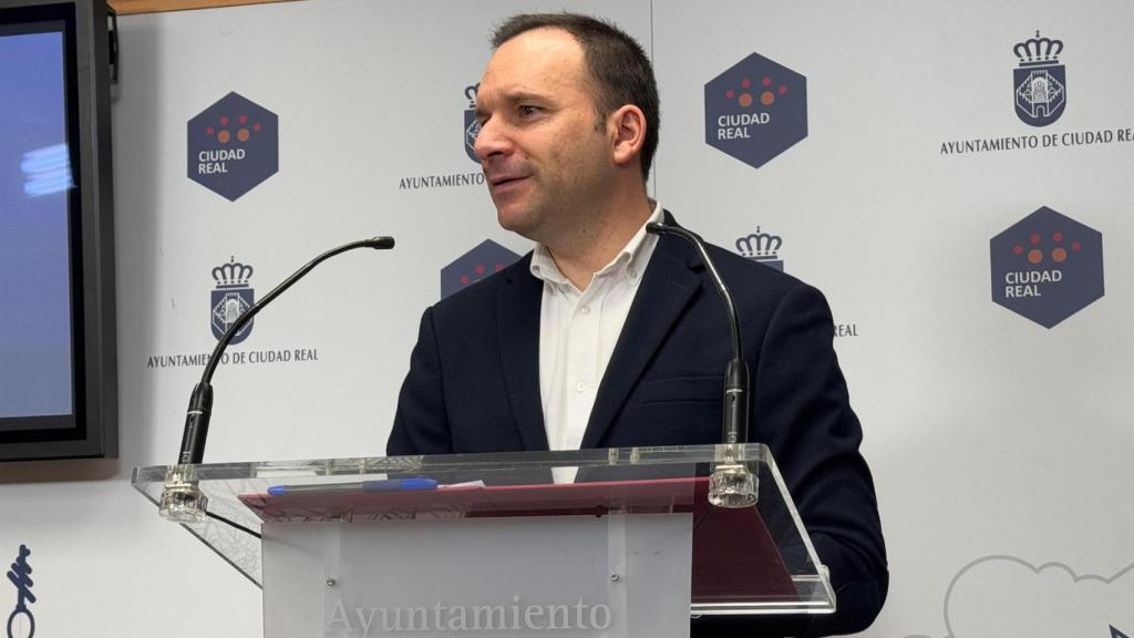 Guillermo Arroyo, portavoz del Ayuntamiento de Ciudad Real, en rueda de prensa.