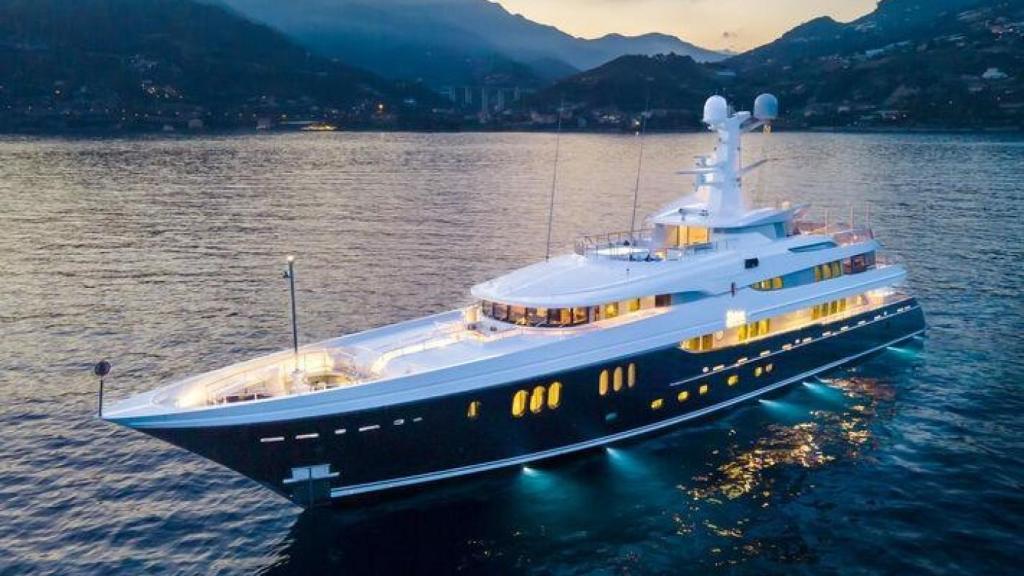 El yate en el que Rivas se veía con un empresario millonario de Ucrania en la costa alicantina.