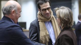 El vicepresidente del BCE, Luis de Guindos, y el ministro de Economía, Carlos Cuerpo, durante el Ecofin de este martes en Bruselas