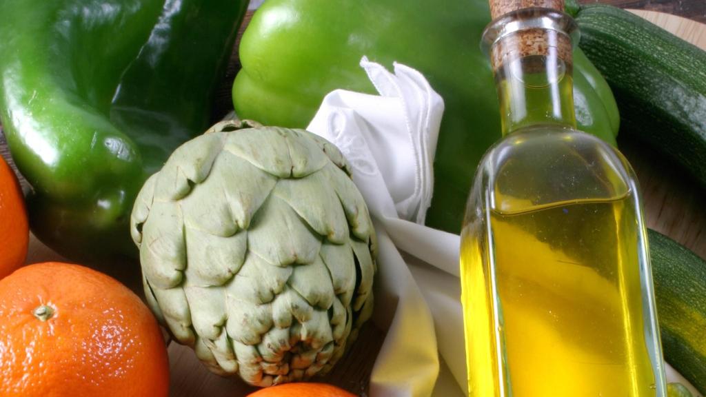 Frutas, hortalizas y aceite.