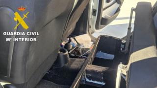 Interceptan en un peaje de Betanzos (A Coruña) a dos hombres con hachís en una caleta hidráulica