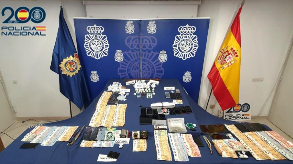 Intervenidos un total de 2522,93 gramos de cocaína, más de 45.000 euros y pequeñas cantidades de hachís, marihuana y heroína
