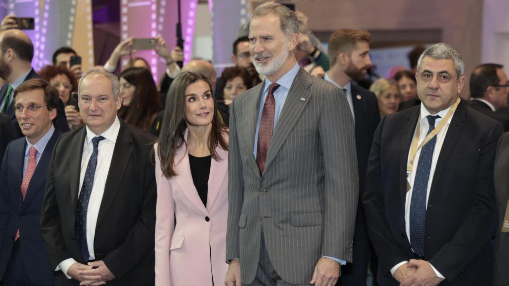 La mirada de amor que le ha dedicado Letizia a Felipe Vi, este miércoles, en Fitur.