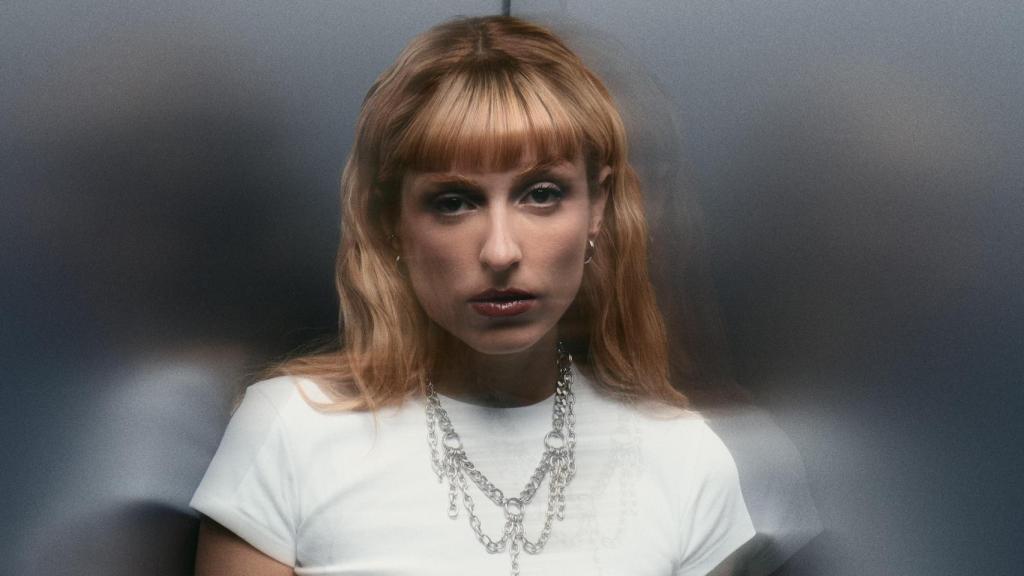 Chica Sobresalto es una de las 16 concursantes del Benidorm Fest 2025.