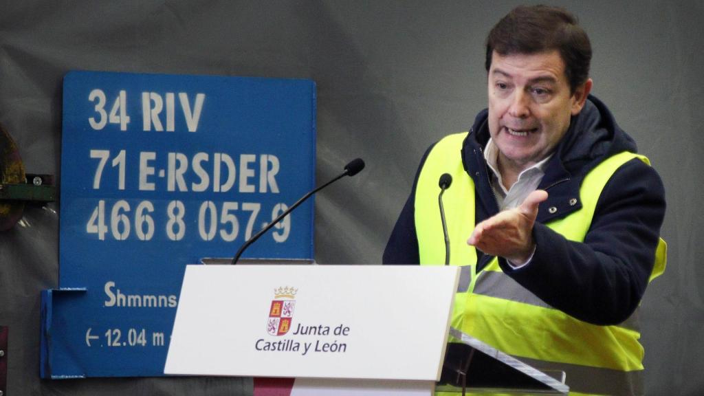 El presidente de la Junta, Alfonso Fernández Mañueco, visita el ramal ferroviario electrificado al Polígono Industrial de Villadangos del Páramo (León) acompañado por la Secretaria de Estado de Industria, Rebeca Torró y los consejeros Juan Carlos Suárez Quiñones y José Luis Sanz Merino