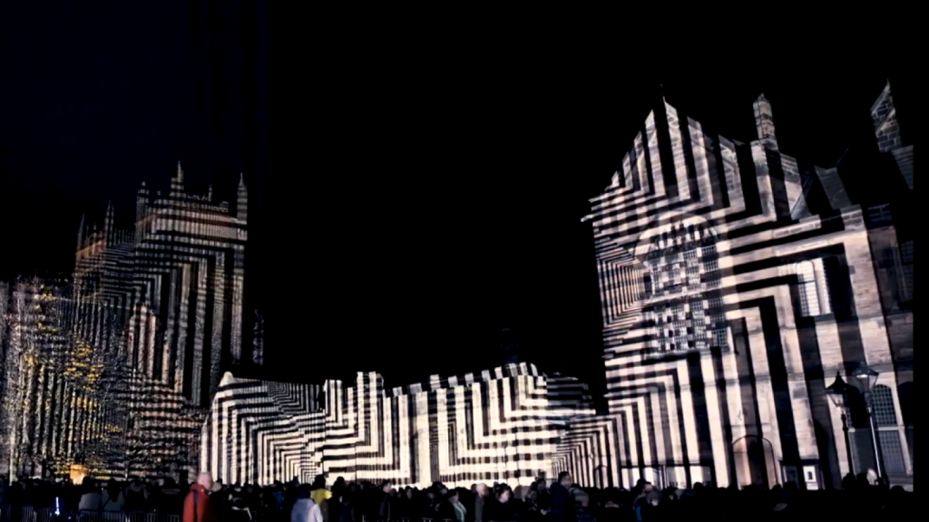 ‘Trayectos de luz del alba’, la obra de Javier Riera que iluminará la Plaza del Justicia, en Zaragoza.