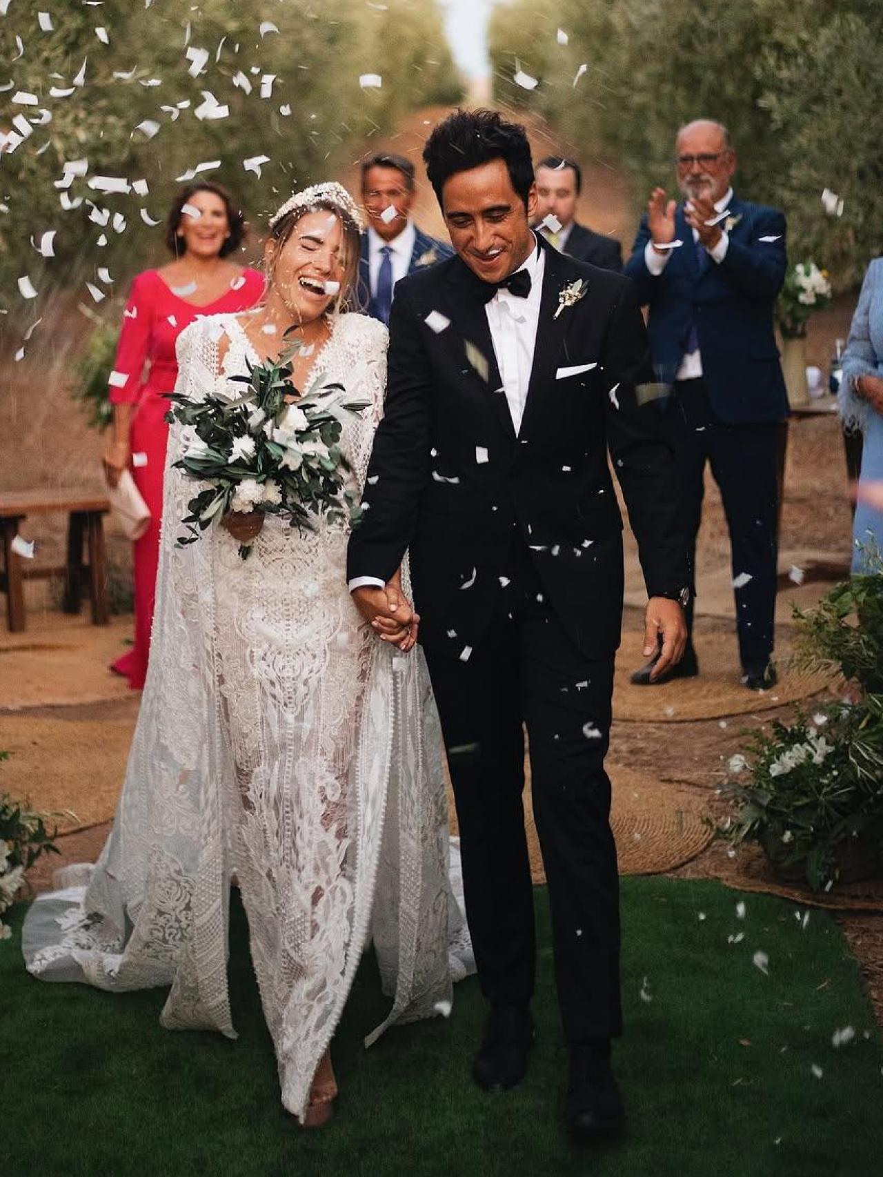 Flora González y Carlos Dato el día de su boda en 2022