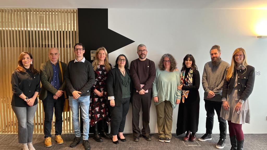 Los ponentes posan junto a Javier Padilla, secretario de Estado de Sanidad, tras finalizar el acto del CGCTO en las oficinas de Harmon en Madrid.