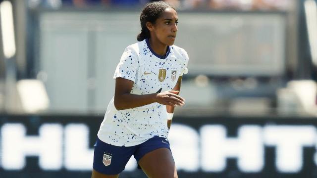 Naomi Girma, jugando con la selección de EEUU