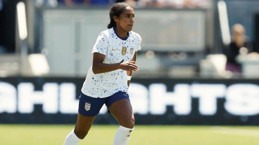 Naomi Girma, jugando con la selección de EEUU
