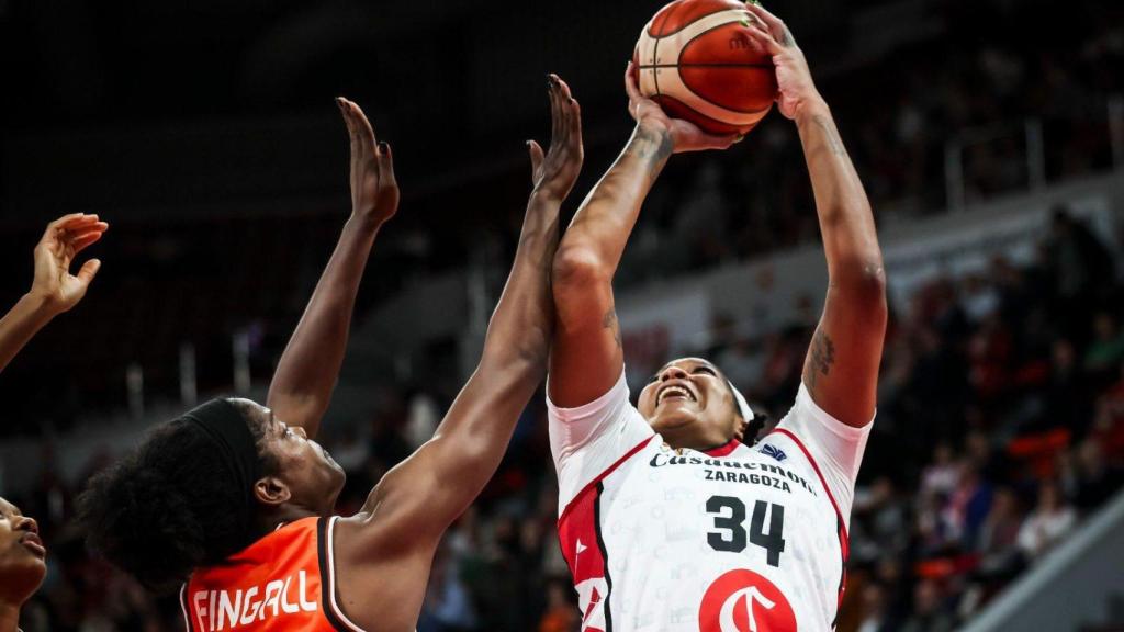 Gatling en una acción de partido.