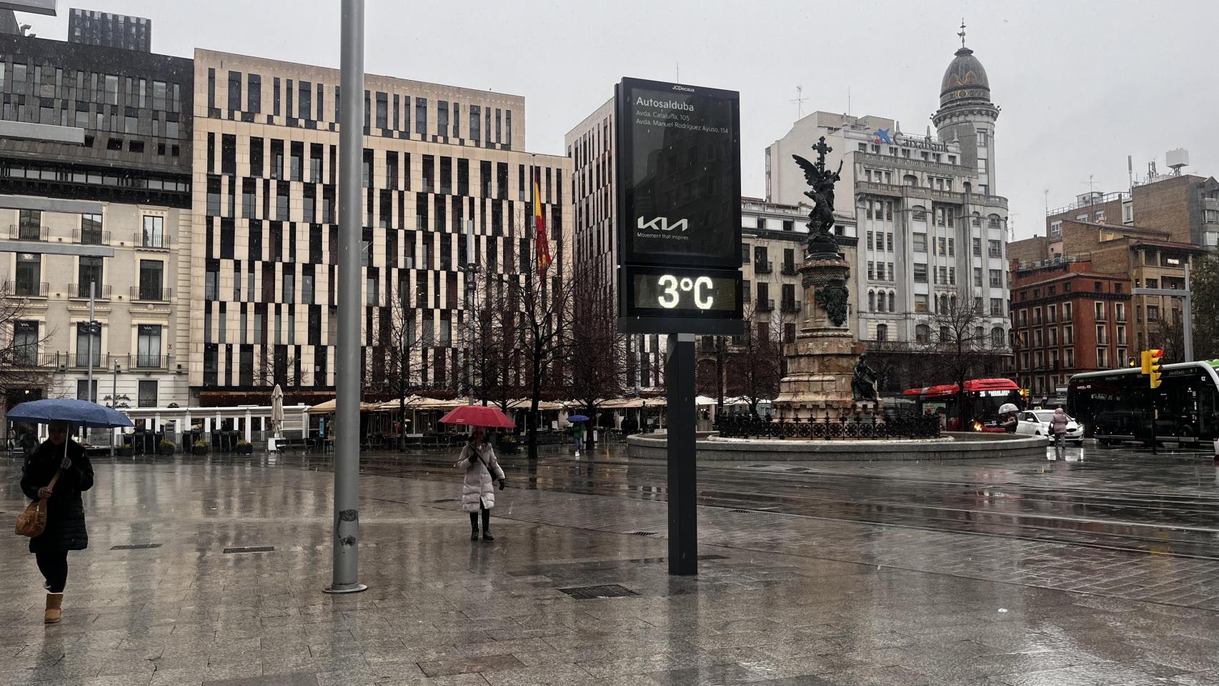 Un día de lluvia en Zaragoza.
