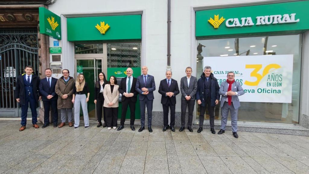 Inauguración de la nueva oficina de Caja Rural en León