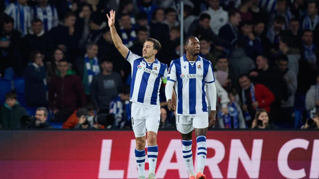 Oyarzabal y Becker, en un partido con la Real Sociedad