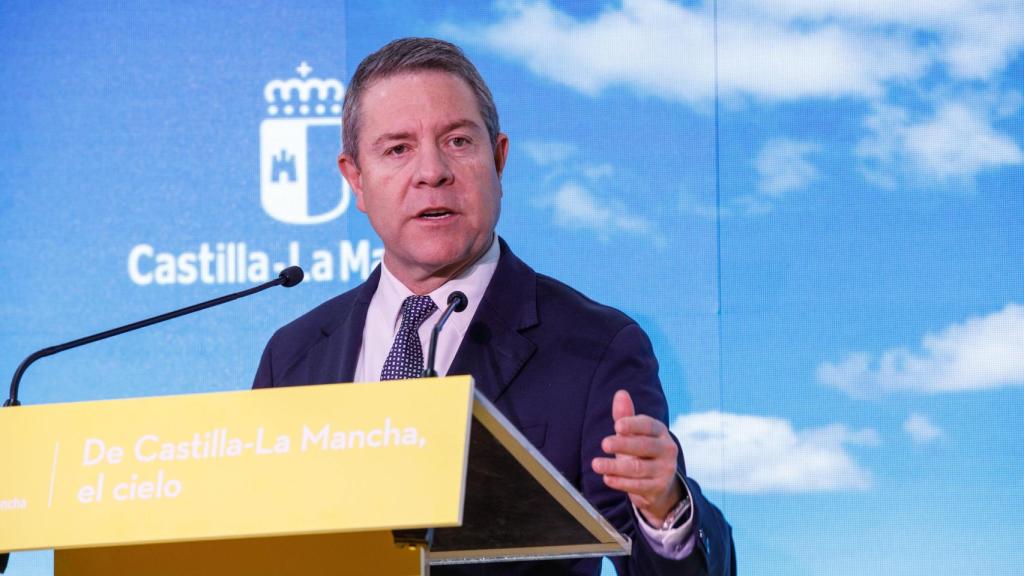 Emiliano García-Page durante la inauguración del estand de Castilla-La Mancha en FITUR.