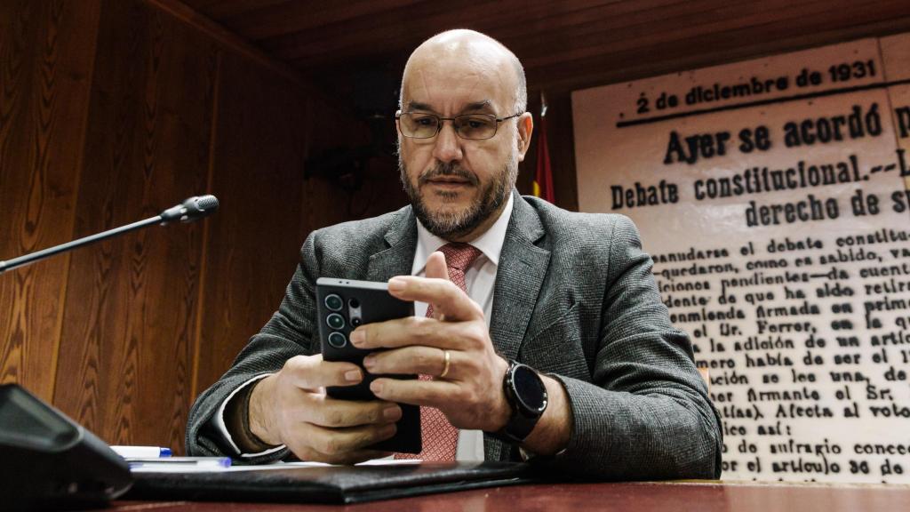 El jefe de gabinete de la Vicepresidenta Primera del Gobierno, Carlos Moreno Medina, este miércoles en la comisión de investigación sobre el ‘caso Koldo’ en el Senado.