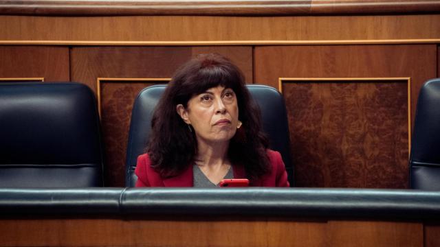 La ministra de Igualdad, Ana Redondo, este miércoles en el Congreso de los Diputados, durante el Pleno extraordinario.
