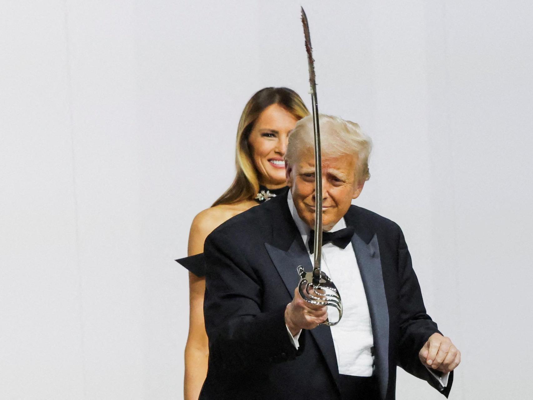 Donald Trump y su esposa Melania en el baile organizado para su investidura en Washington.