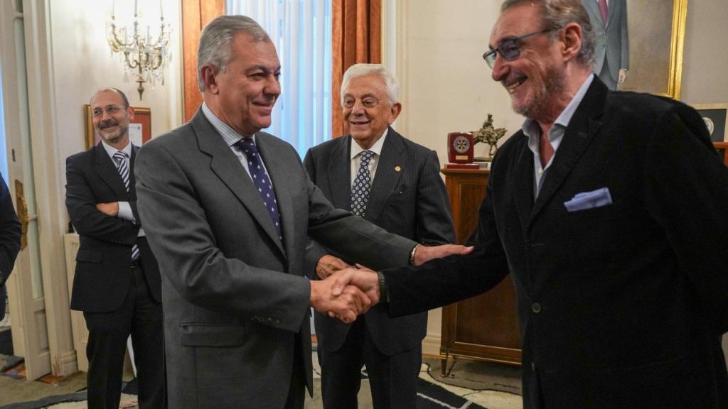 Carlos Herrera junto al alcalde de Sevilla, José Luis Sanz