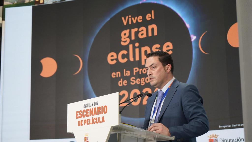 El diputado del Área de Turismo, Javier Figueredo, presenta la oferta turística en Fitur