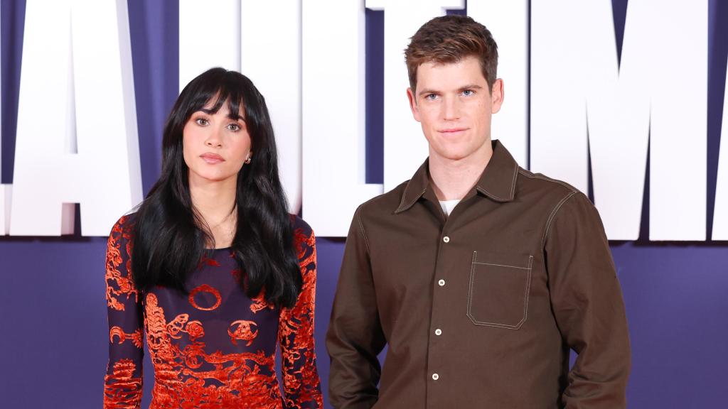 Aitana y Miguel Bernardeau en el estreno de su serie.