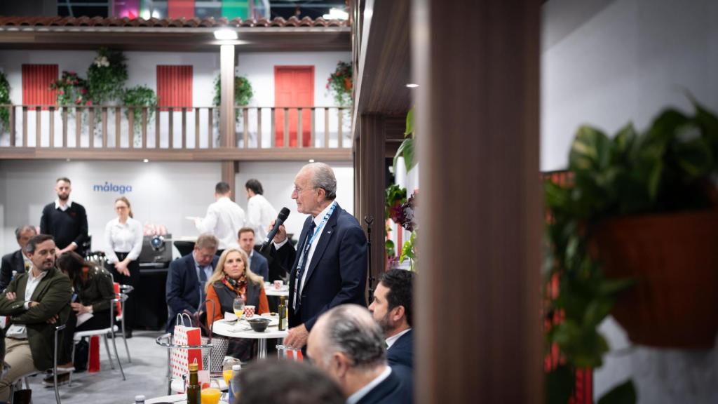 De la Torre en la reunión de trabajo con inversores.