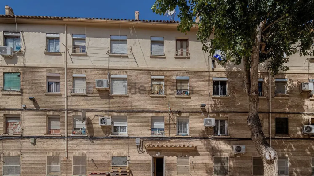 Piso en Gabriela Mistral, barrio Oliver.