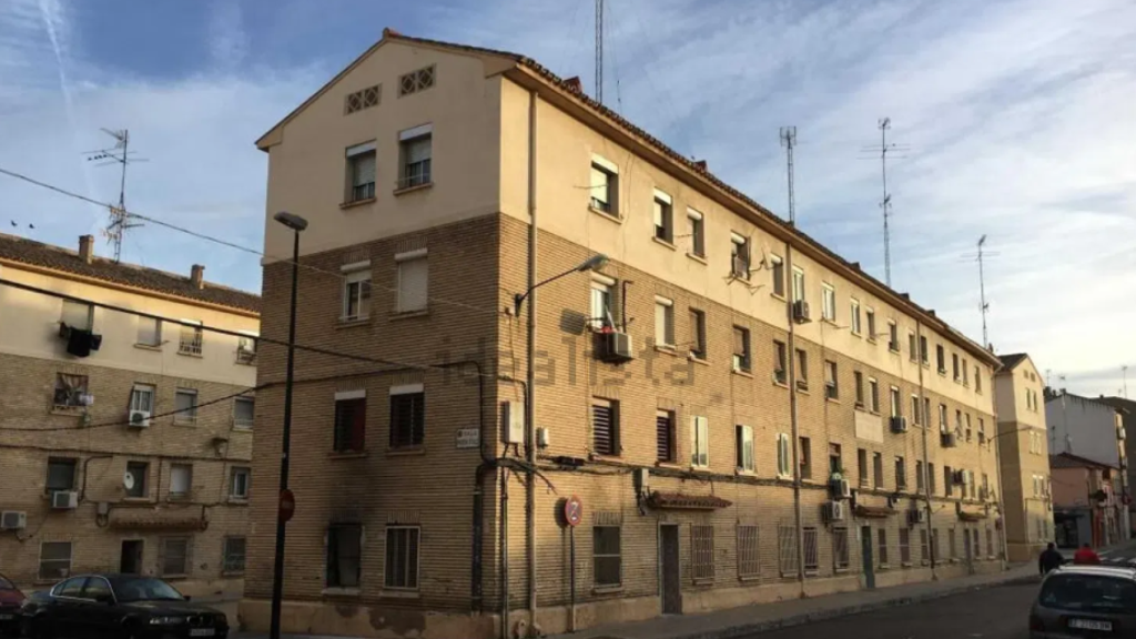 Piso en la calle Antonio Leyva, barrio Oliver.