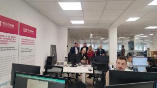 La vicepresidenta y consejera de Economía, Mar Vaquero, ha visitado este miércoles la sede de la empresa