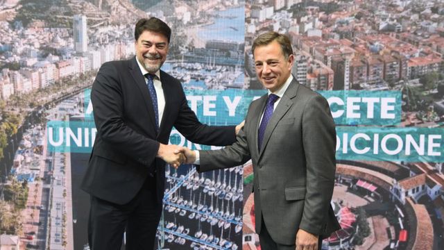 Los alcaldes de Alicante y Albacete, Luis Barcala y Manuel Serrano. Foto: Ayuntamiento de Albacete.