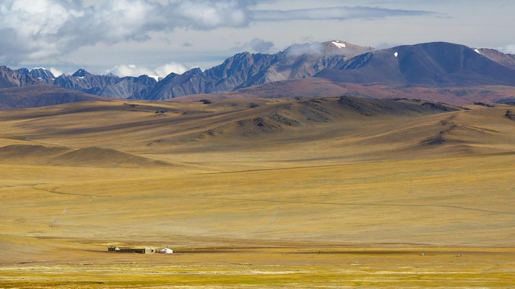 Paisaje semi desértico en Bardenas Reales, Navarra.