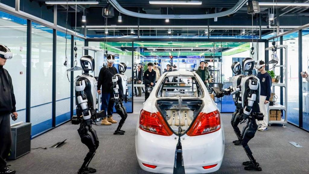 Campo de entrenamiento de robots en China