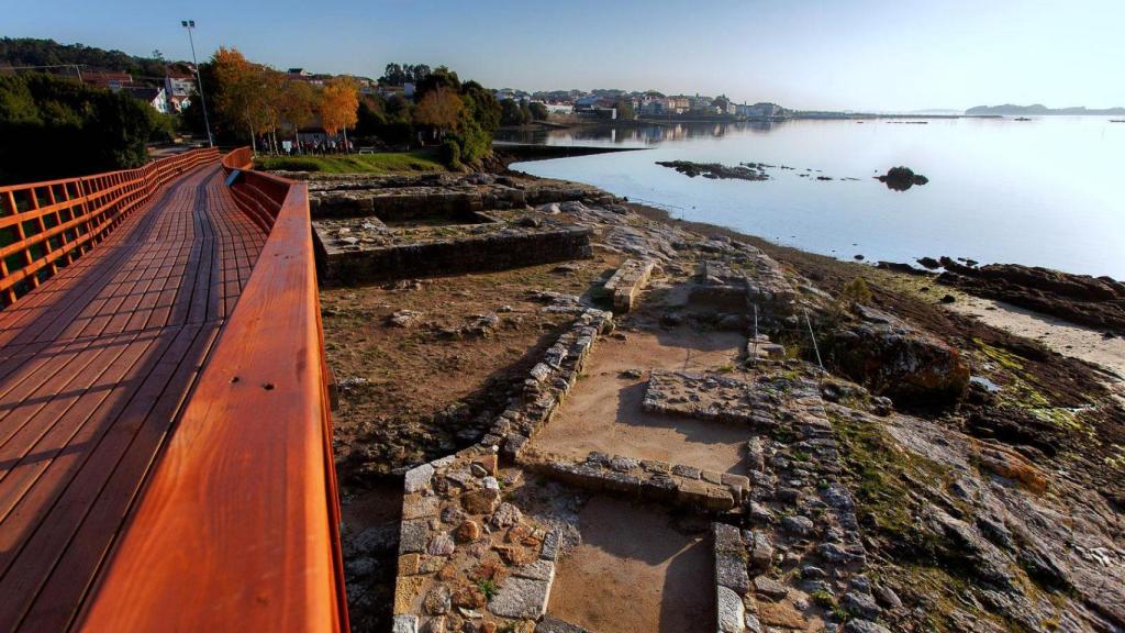 Vistas del entorno de las ruinas del Castelo da Lúa.