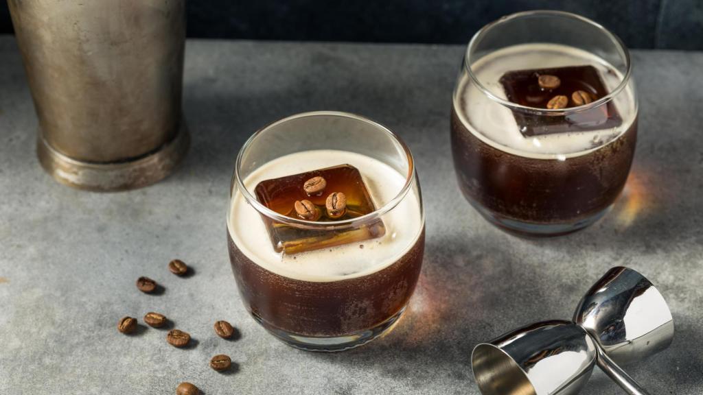 Dos copas de carajillo.