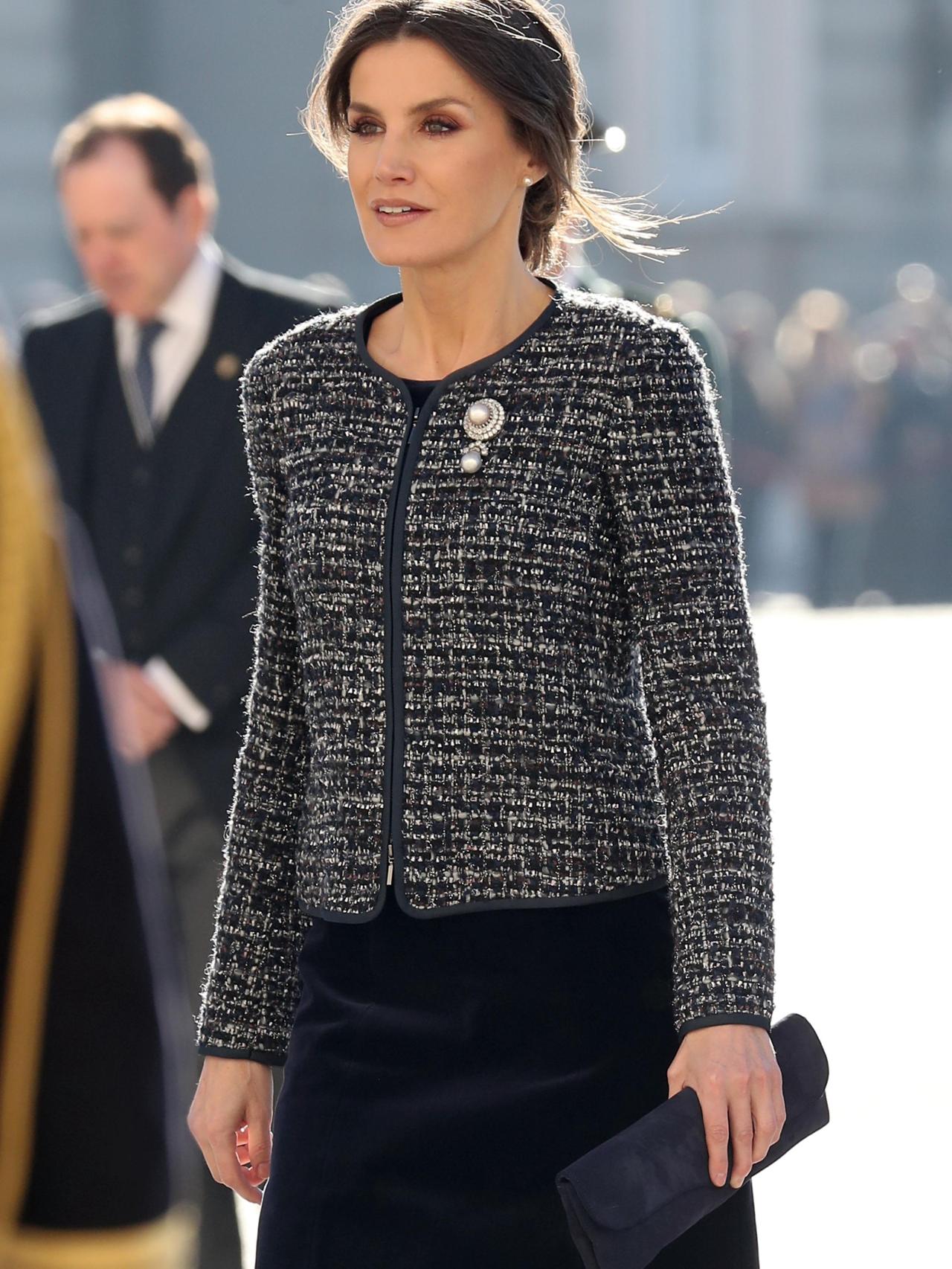 La reina Letizia con el broche del joyero de pasar durante la Pascua Militar de 2019.
