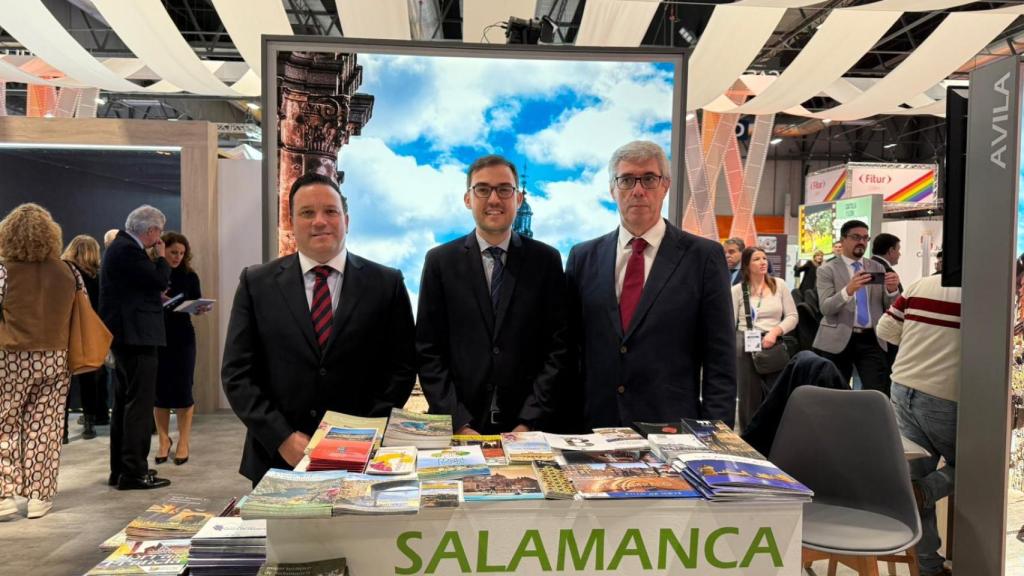 El concejal de Turismo, Ángel Fernández Silva y el presidente de la Asociación de Hostelería de Salamanca, Jorge Moro